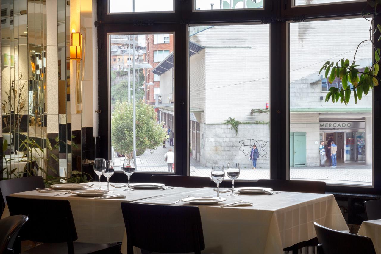 Hostal San Miguel Ponferrada Bagian luar foto
