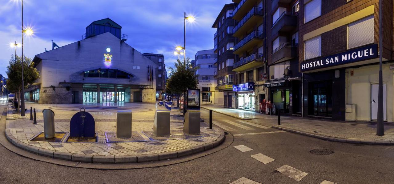 Hostal San Miguel Ponferrada Bagian luar foto